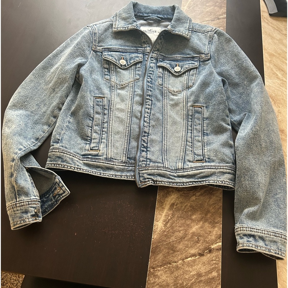 Hollister Denim jacket. Size XS. NEW